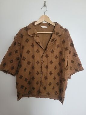 Zara Brown Short-Sleeve Button Shirt Size L Tufted Textured Pattern